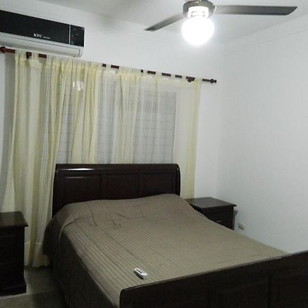 Residencial Vista Del Bosque Apartment Santiago De Los Caballeros Luaran gambar