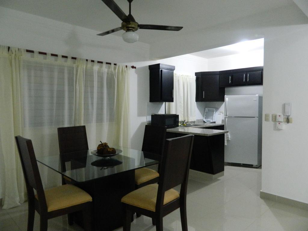 Residencial Vista Del Bosque Apartment Santiago De Los Caballeros Luaran gambar