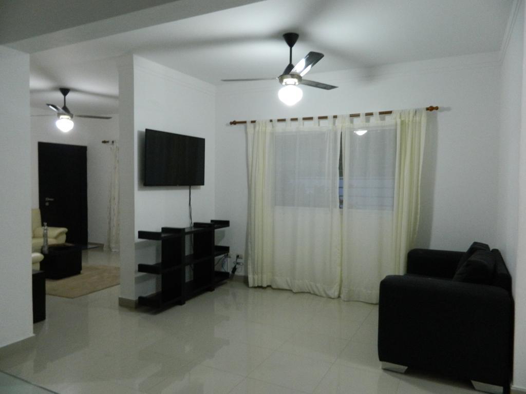 Residencial Vista Del Bosque Apartment Santiago De Los Caballeros Luaran gambar