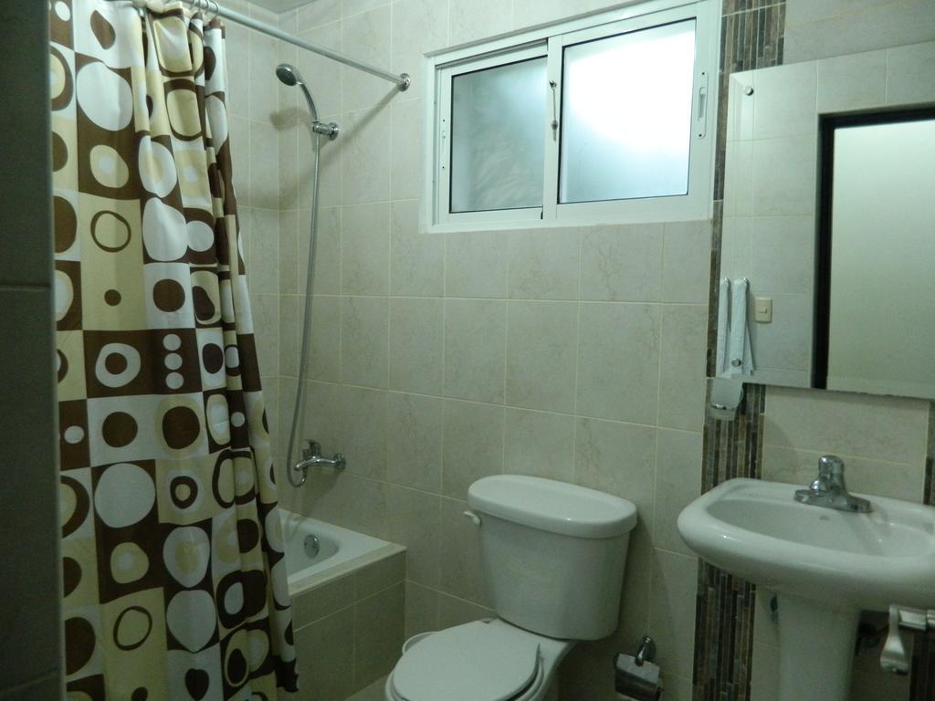 Residencial Vista Del Bosque Apartment Santiago De Los Caballeros Luaran gambar